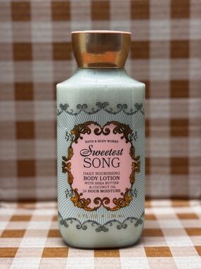 NEW B&BW Sweetest Song 8 oz Body Lotion with coconut oil & more. sealed